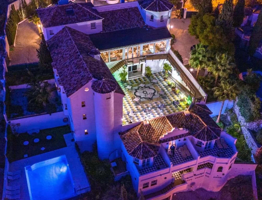 Exterior da Villa Guadalupe na colina de El Atabal, Málaga
