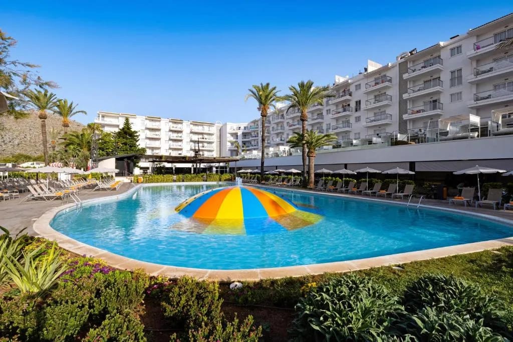 Zone piscine du resort VIVA Sunrise, Port d'Alcudia, Majorque