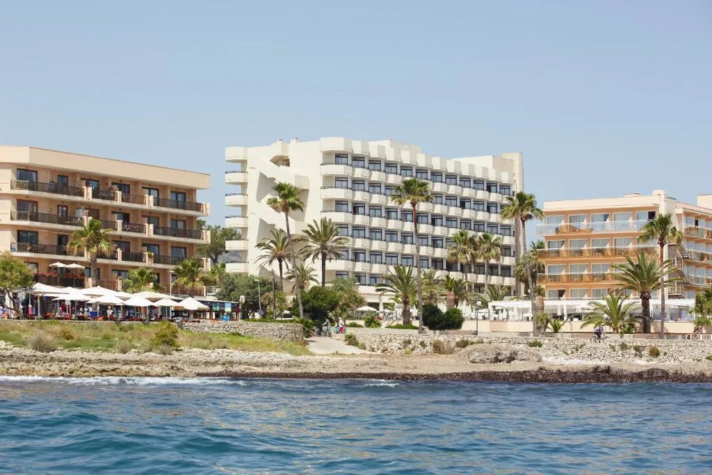 Piscine du Hotel Sabina Playa à Cala Millor, Majorque