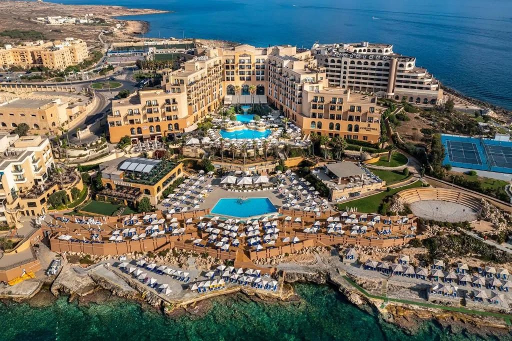 Corinthia St George's Bay - Hotel de 5 estrelas em St Julian's, Malta - photo 1