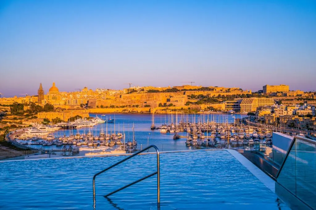 Grands Suites Hotel and Spa Sliema - Hotel de 4 estrelas em Il-Gżira (Sliema seafront), Malta - photo 1