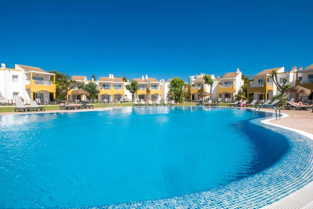 Comitas Isla del Aire - Hotel de 4 estrelas em Punta Prima, Menorca - photo 1