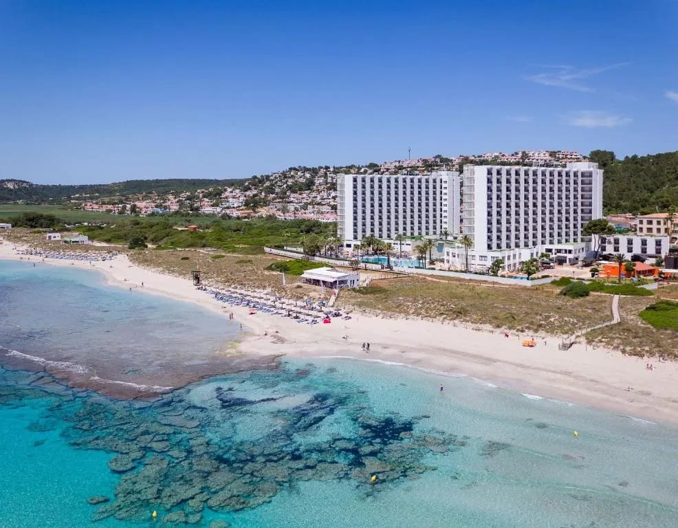 SOL Milanos Pingüinos - Hotel de 3 estrelas em Son Bou, Menorca - photo 1