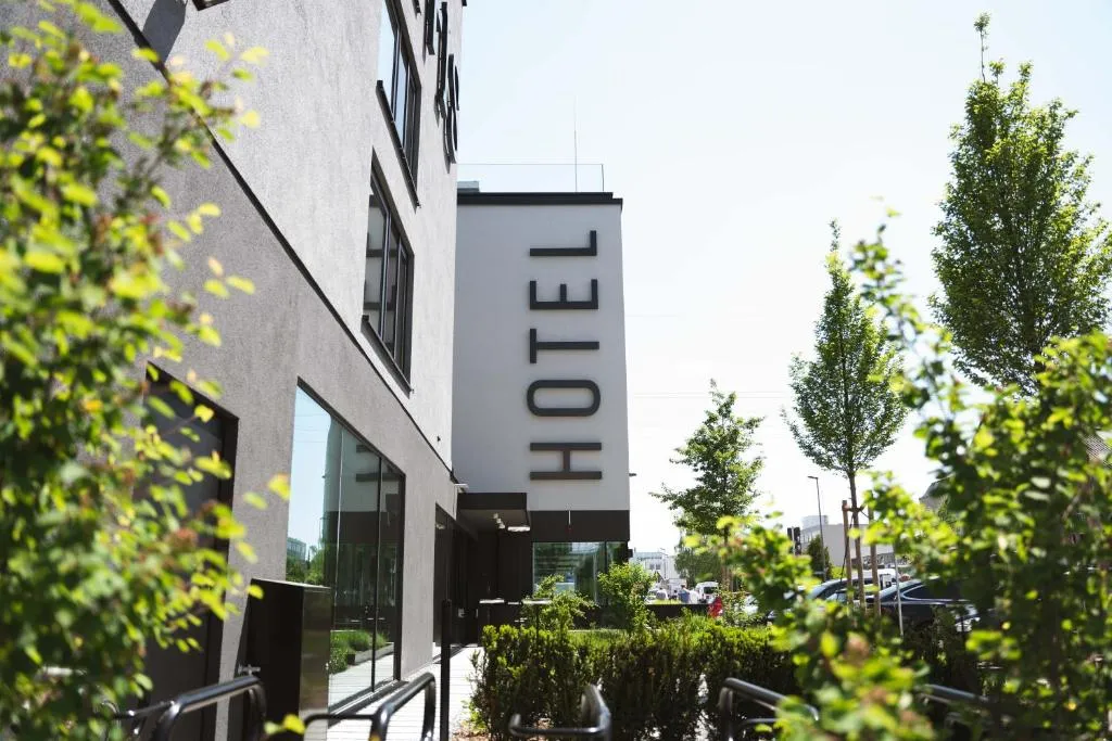 GREFIS Hotel exterior in Gräfelfing, Munich
