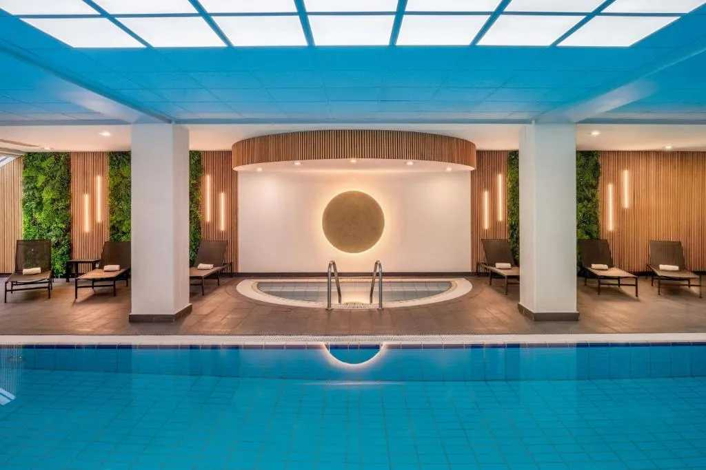 Exterior do Munich Marriott Hotel em Schwabing