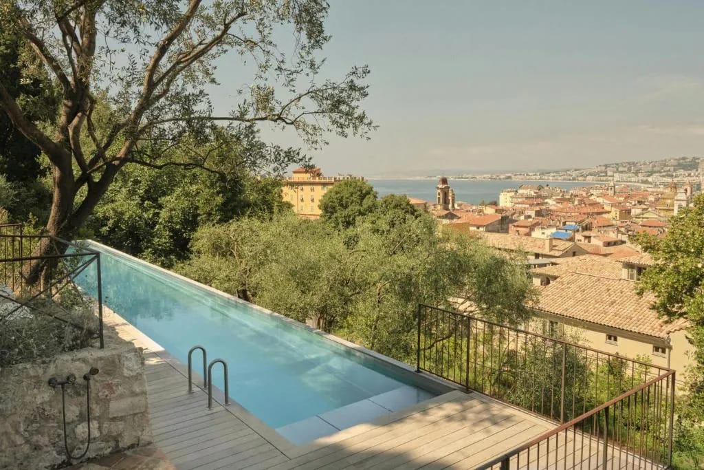 Cour-jardin de l'Hôtel du Couvent dans le Vieux-Nice