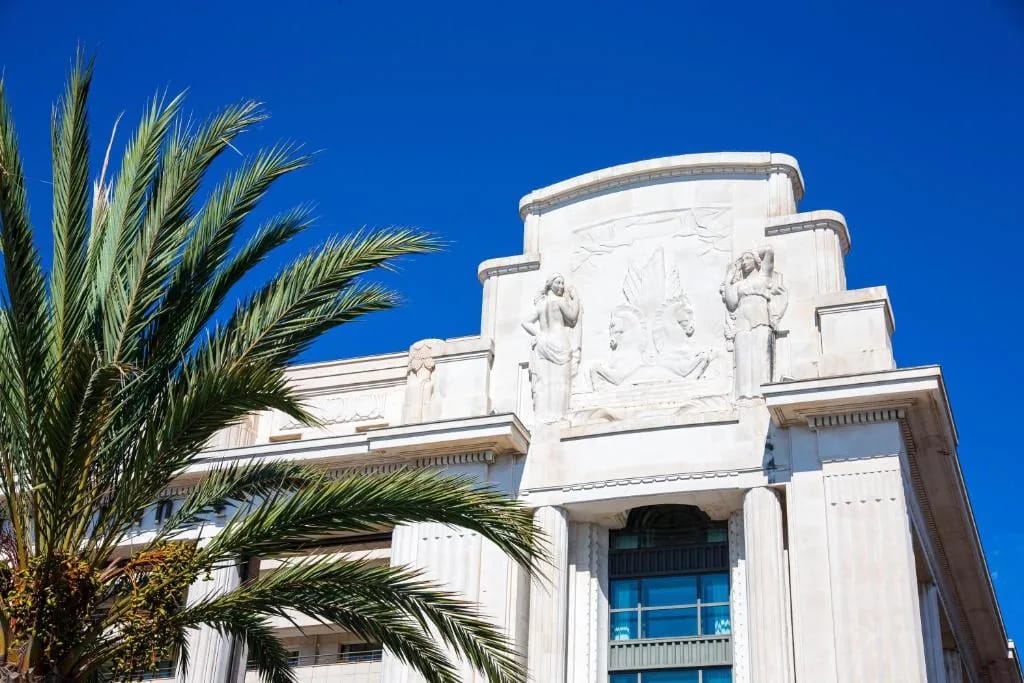 Façade du Palais de la Méditerranée sur la Promenade des Anglais