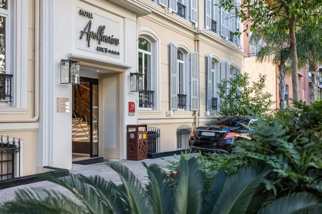 Hôtel Apollinaire Nice hotel facade in Dubouchage, Nice