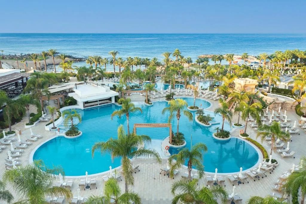 Piscina laguna del Olympic Lagoon Resort, Pafos