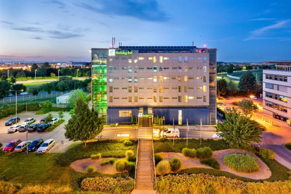 Holiday Inn Prague Airport by IHG - Hotel de 4 estrellas en Prague 6 (Airport), Prague - photo 1