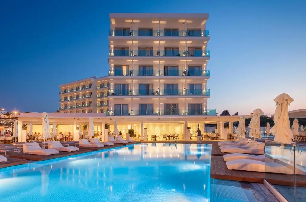 The Blue Ivy Hotel & Suites - Hotel de 4 estrellas en Protaras, Protaras - photo 1