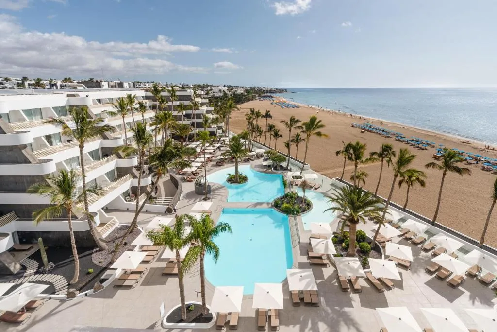 Plus Fariones Suite Hotel - 4-star hotel in Puerto del Carmen, Puerto del Carmen - photo 1