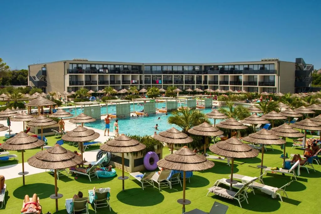 Resort Del Mar Emotion - Hôtel 4 étoiles, Liznjan, 12 km east of Pula centre, Pula - photo 1