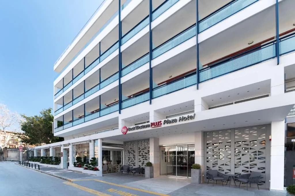 Exterior e zona de piscina do Best Western Plus Hotel Plaza, Rodes