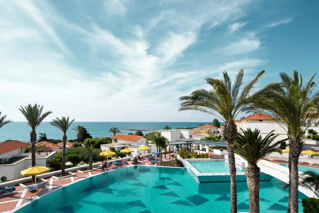 O Mitsis Rodos Maris visto da piscina frente ao mar, Kiotari