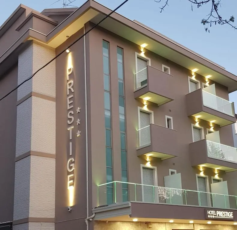 Exterior y jardín del Hotel Prestige, San Giuliano, Rímini