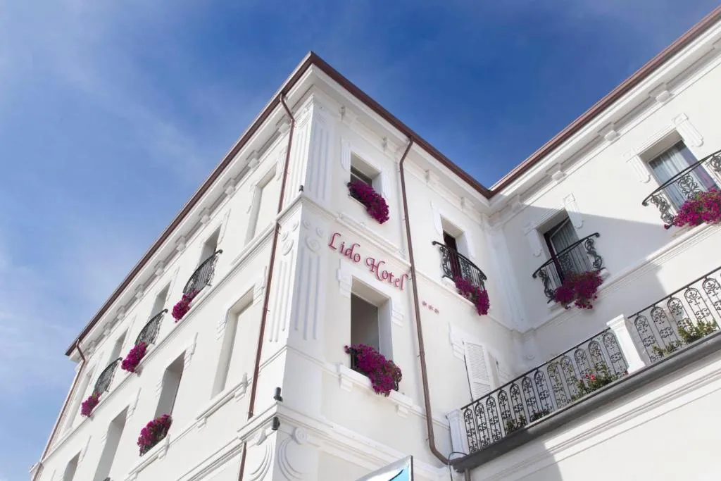 Hotel Lido facade in Viserba, Rimini