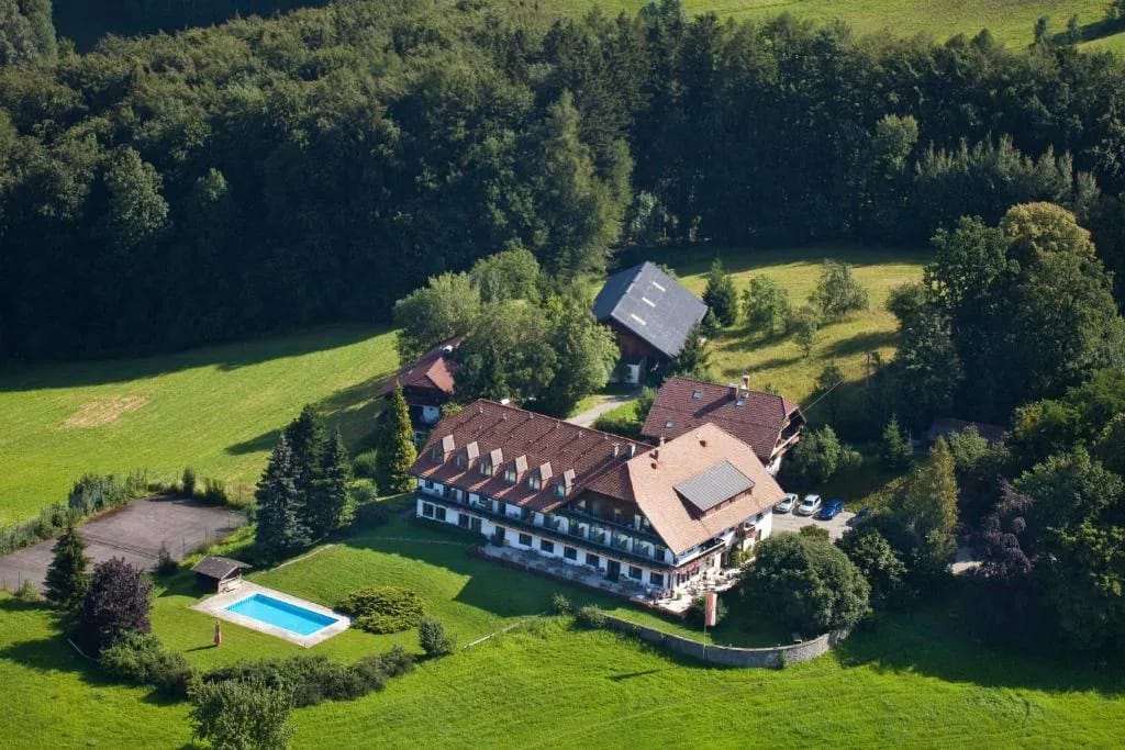 Hotel Schöne Aussicht - 3-star hotel in Heuberg, Salzburg outskirts, Salzburg - photo 1