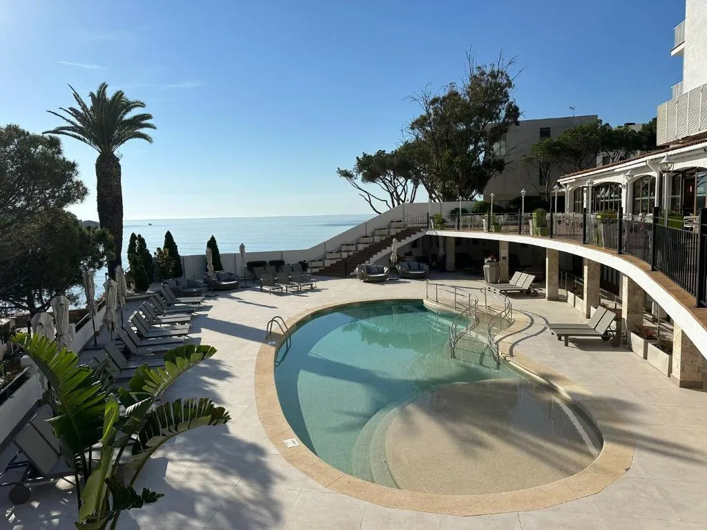 Ilunion Caleta Park - Hôtel 4 étoiles, Platja de Sant Pol, s/n, 17248 Sant Feliu de Guixols, Spain, Sant Feliu de Guíxols - photo 1