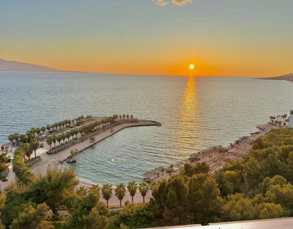 Helia Boutique Hotel - Seaside - 4-star hotel in Saranda seafront, Sarande - photo 1