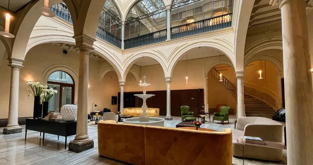 Entrée du palais Hôtel Mercer Sevilla, Calle Castelar