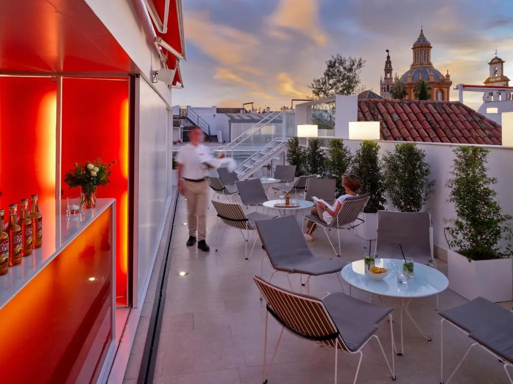 Fachada do Hotel Rey Alfonso X em Santa Cruz, Sevilha