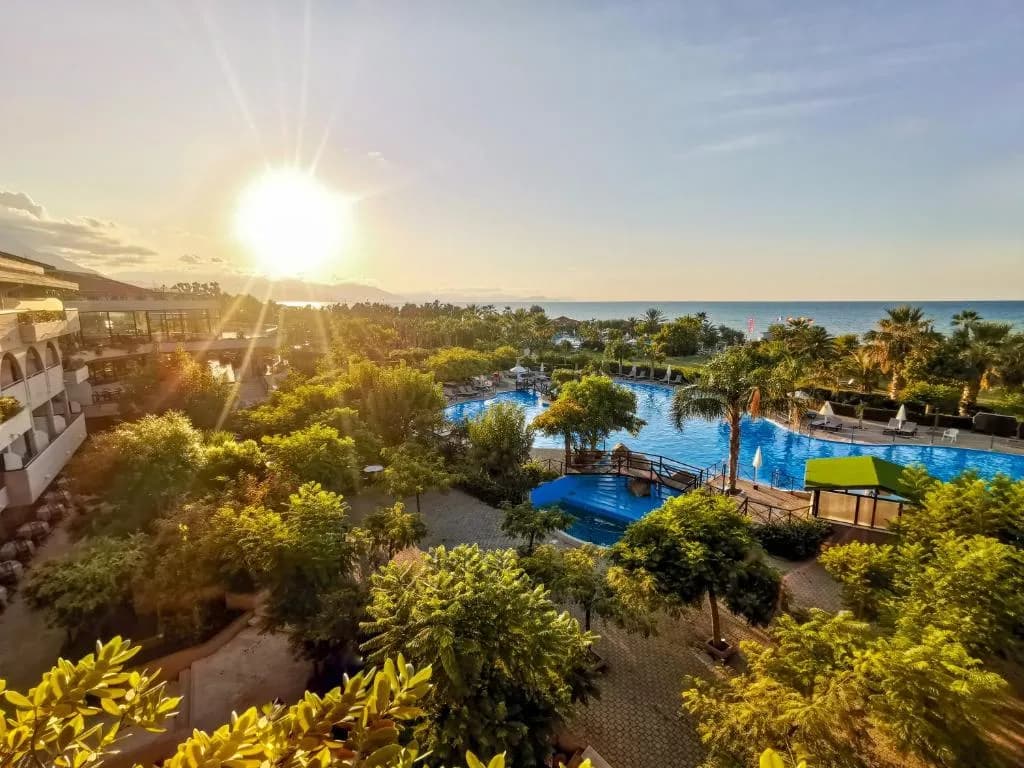 Extérieur et piscine du Grand Palladium Sicilia Resort, Campofelice