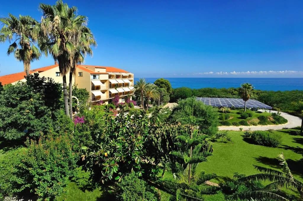 Exterior y jardín del hotel Alberi del Paradiso, Cefalù