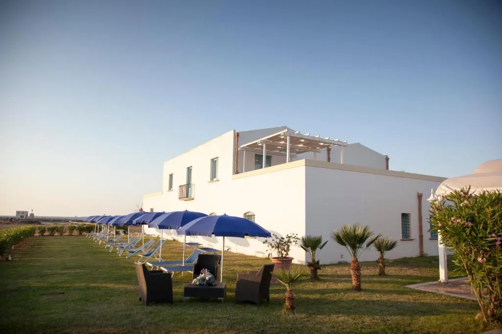Relais Antiche Saline - Hotel de 4 estrellas en Torre Nubia, Sicily - photo 1