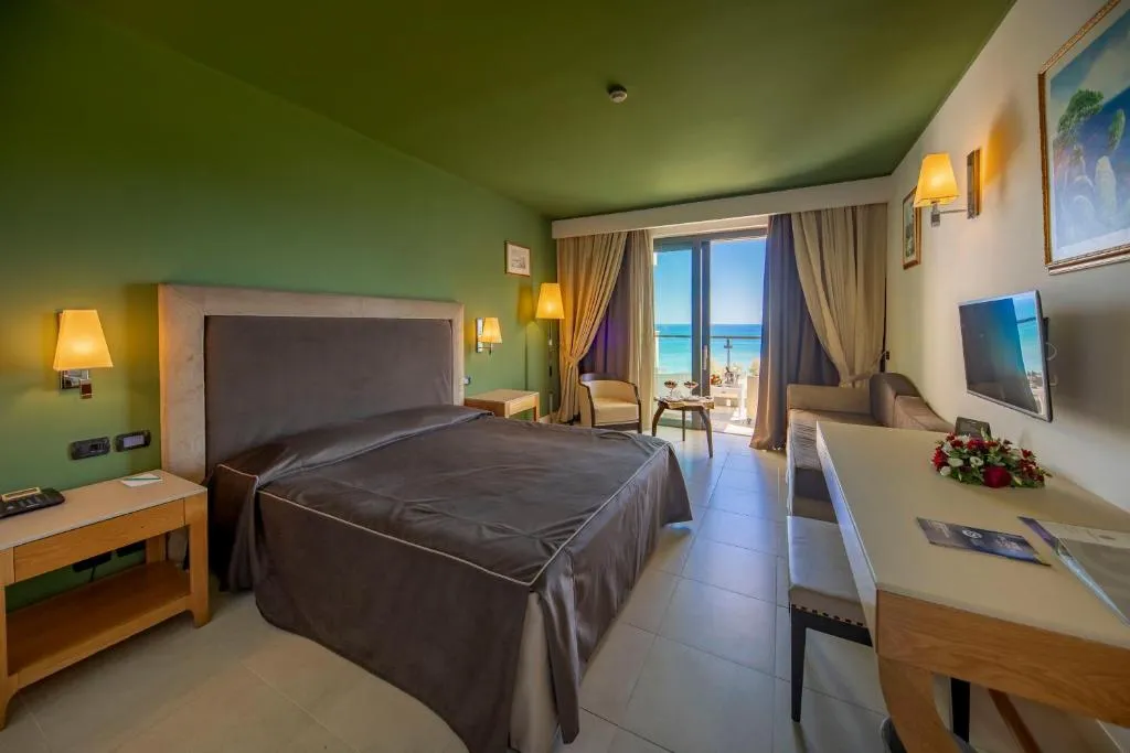 Cefalu Sea Palace - Hotel de 5 estrelas em Cefalu seafront, Sicily - photo 1