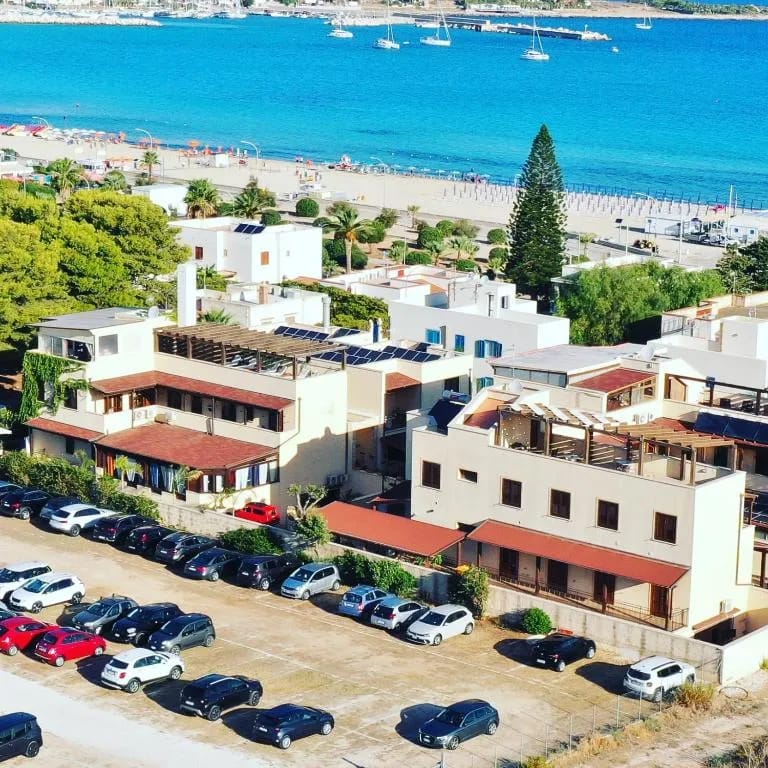 Hotel Iride frente al mar en San Vito lo Capo, Sicilia