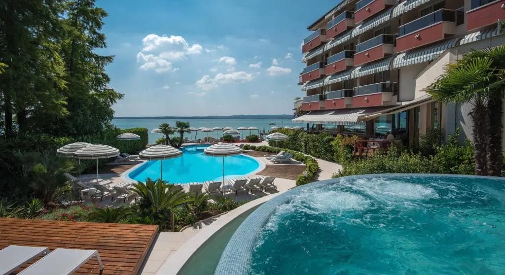 Hotel Continental Wellness & Spa - Hôtel 4 étoiles, Lago side, near Aquaria spa, Sirmione - photo 1