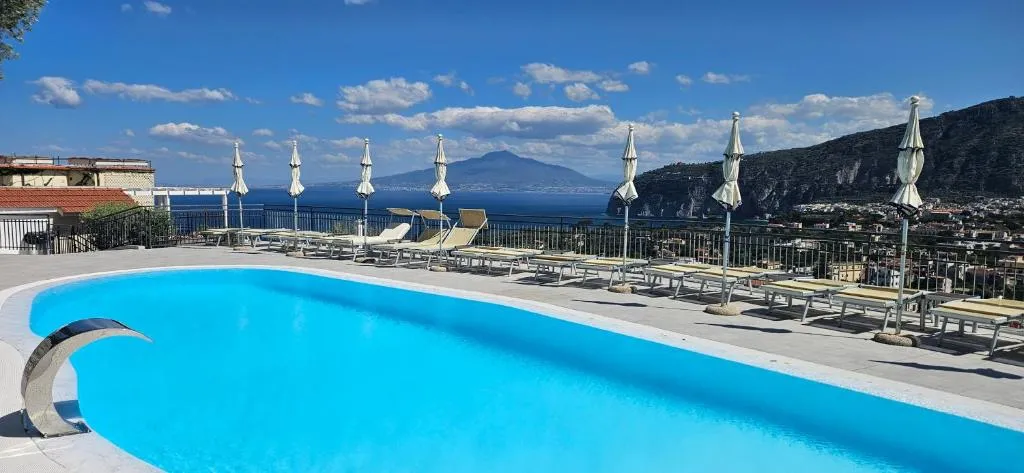 Hotel Cristina - 4-star hotel in Sant'Agnello, Sorrento - photo 1