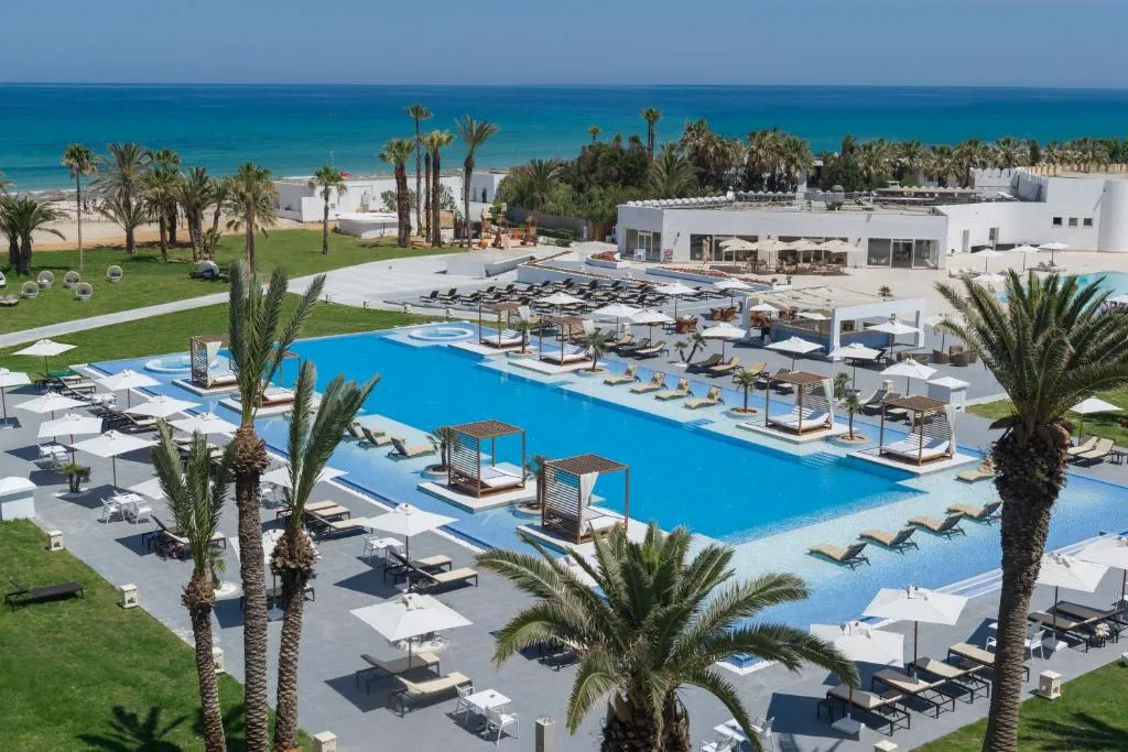 Tour Khalef - 5-star hotel in Boujaafar Beach North, Sousse - photo 1