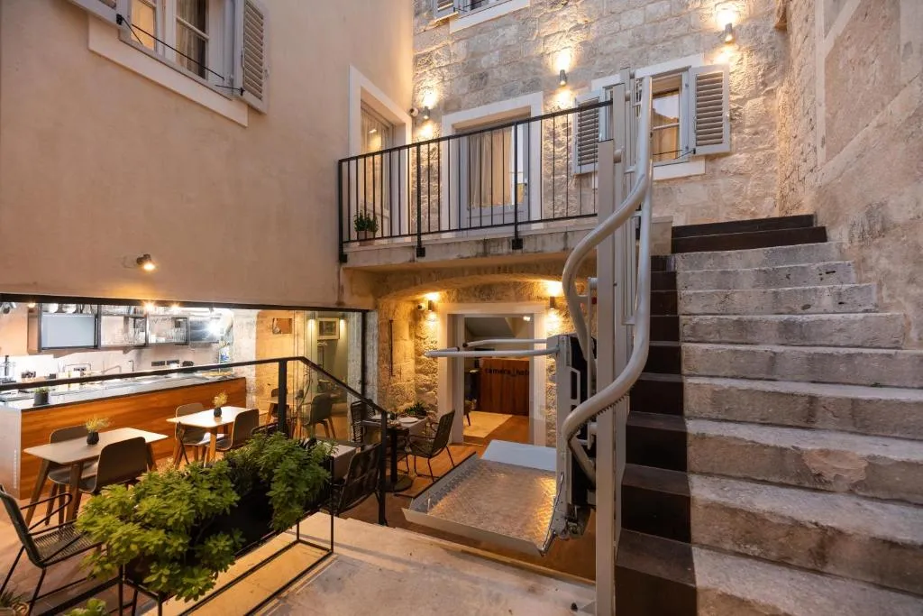 Camera Hotel - Hotel de 4 estrelas em Split old town fringe, Split - photo 1