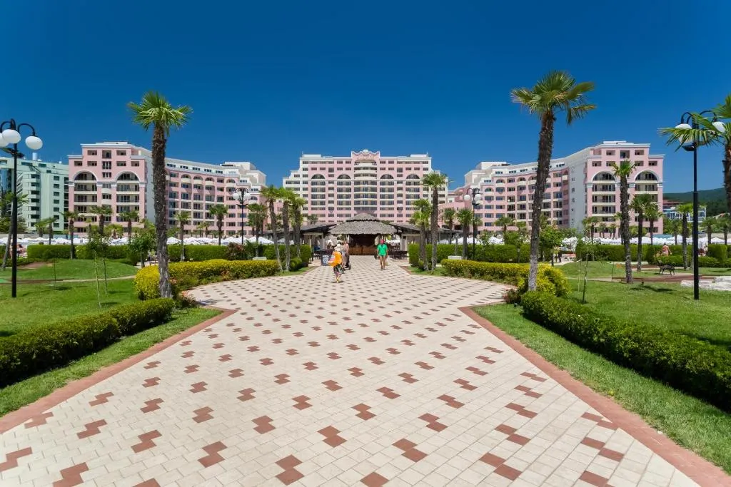 DIT Majestic Beach Resort - Hôtel 4 étoiles, Central Sunny Beach, Sunny Beach - photo 1