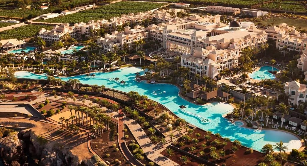 Infinity pool at Gran Meliá Palacio de Isora, Alcalá