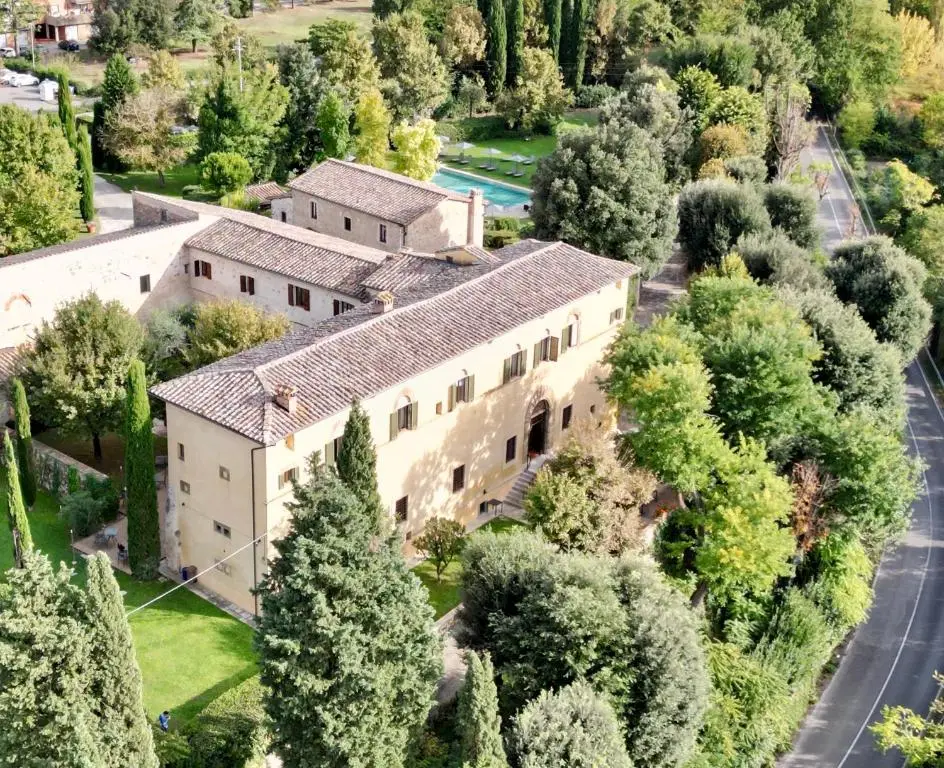 Fachada da abadia Relais Della Rovere em Colle Val d'Elsa
