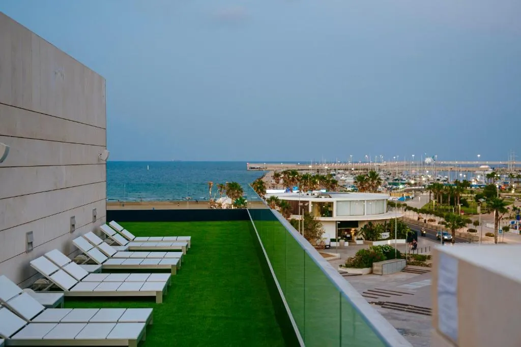 Hotel Neptuno Playa & Spa fachada em Valência