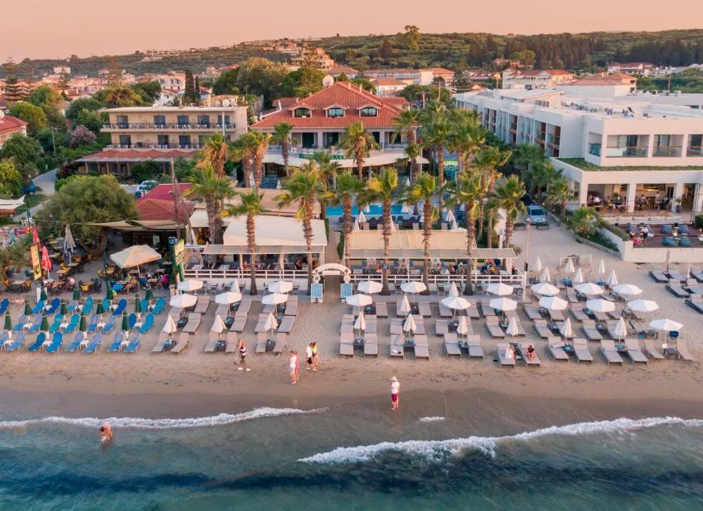 Phoenix Beach Hotel - 4-star hotel in Planos, Zakynthos - photo 1