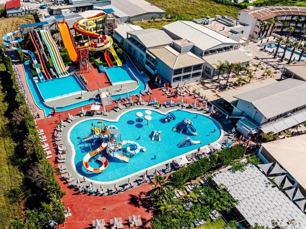 Caretta Beach Resort & WaterPark - Hotel de 4 estrelas em Kalamaki, Zakynthos - photo 1