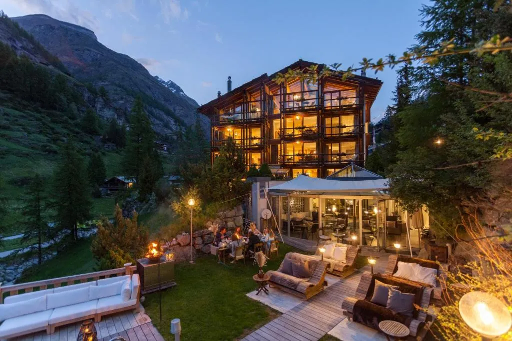 Suitenhotel Zurbriggen - Hotel de 4 estrellas en Schluhmattstrasse 68, 3920 Zermatt, Switzerland, Zermatt - photo 1